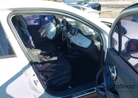 2016 Fiat 500X Easy z USA, uszkodzony, nr VIN ZFBCFXBT0GP398925